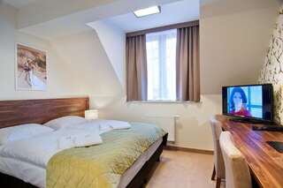 Отель Hotel Dobry Klimat Шклярска-Поремба Двухместный номер с 2 отдельными кроватями-1